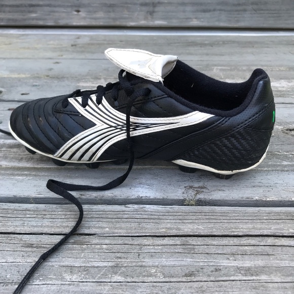 Diadora Veneto Kid’s Soccer Cleats - Picture 4 of 8